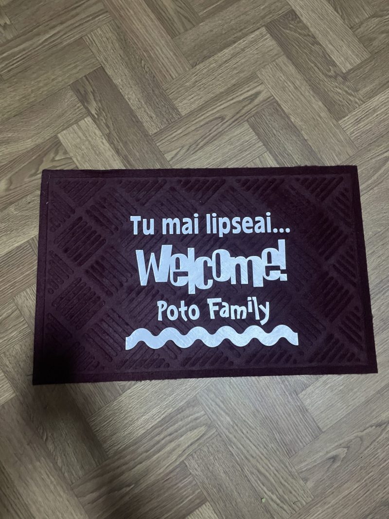 Covoraș casa personalizat "Tu mai lipseai", cod prod CC01