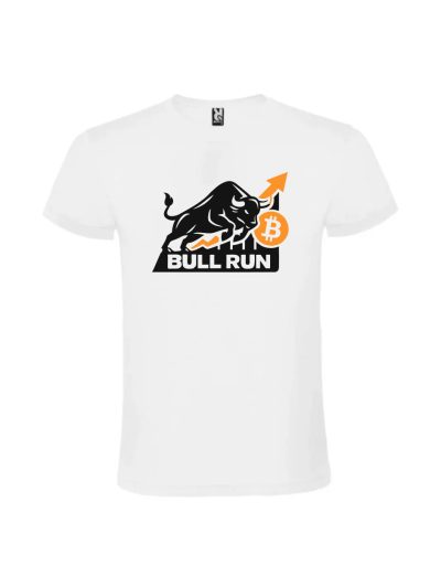 Un barbat purtand un tricou bitcoin traderi cadou personalizat alb cu design grafic de tranzactionare